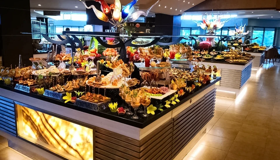 هتل لیماک لارا دلوکس آنتالیا